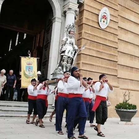 Sicilya & Konukevi *